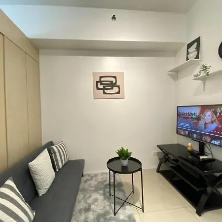 Modern Minimalist 1 Bedroom With Amazing Sunrise View In Makati