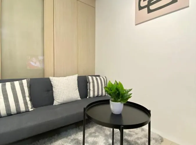 Apartahotel Modern Minimalist 1 Bedroom With Amazing Sunrise View In Makati Manila