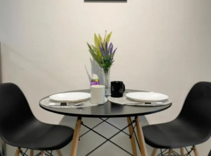 Modern Minimalist 1 Bedroom With Amazing Sunrise View In Makati Manila